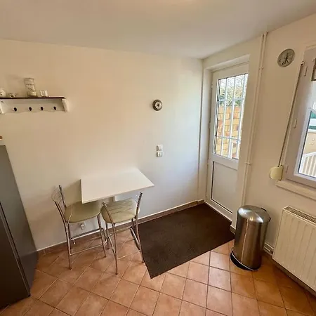 La Petite Maison Chaleureuse Apartment *